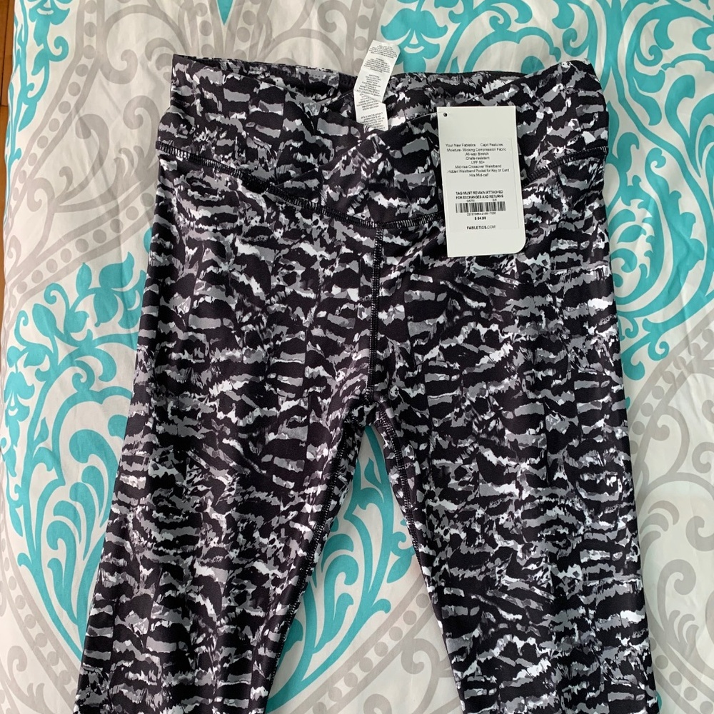 Fabletics Capri Work Out Leggings